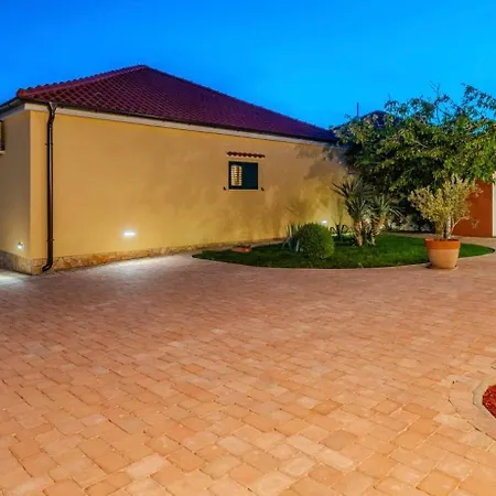 House Lavanda